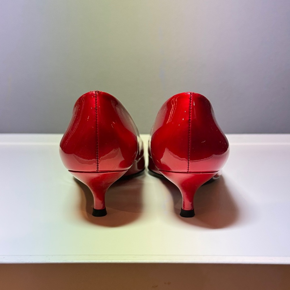 Stuart Weitzman Shiny Scarlet Pumps - Picture 4 of 7